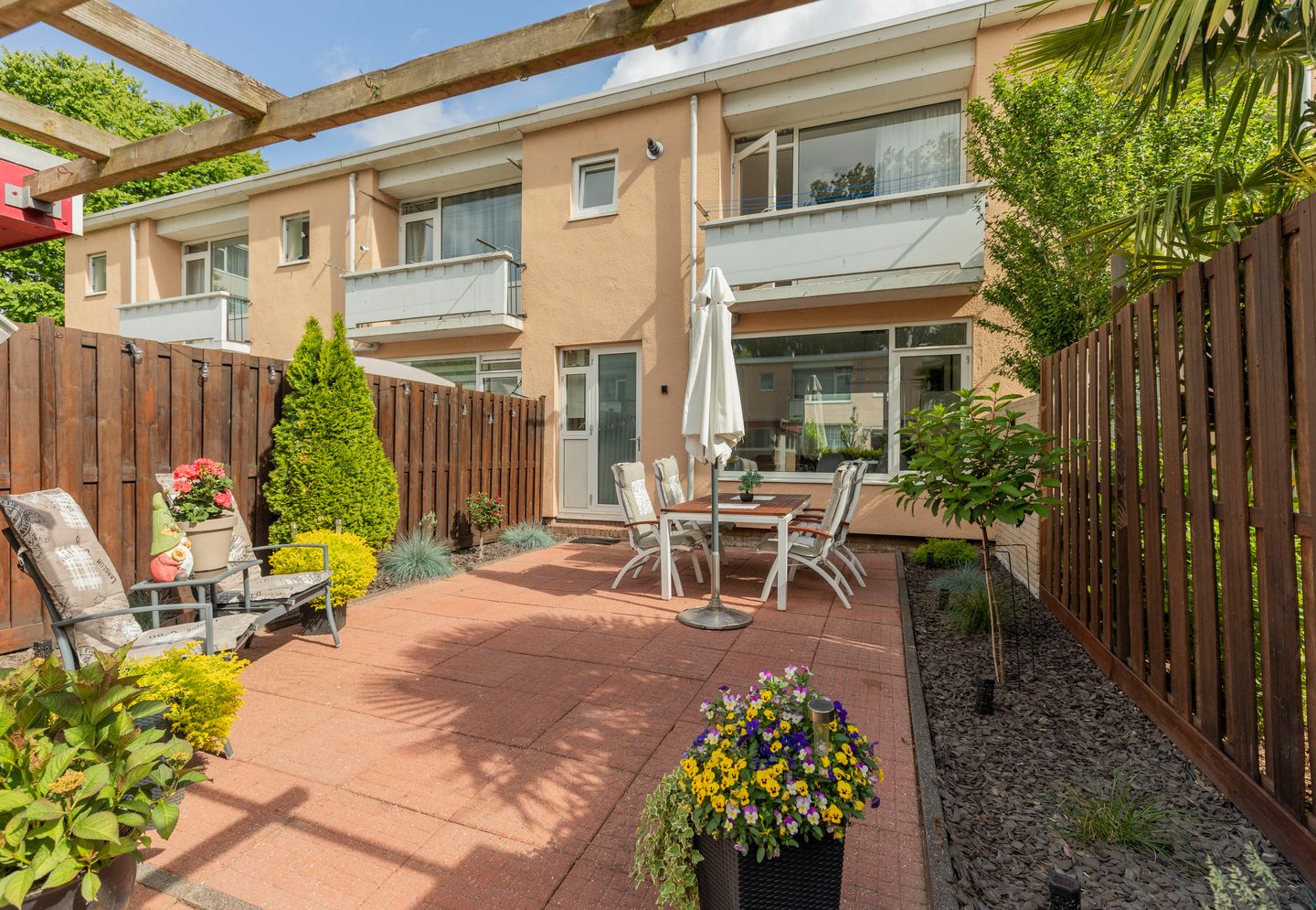 Photo 1 of Cort van der Lindenstraat 14