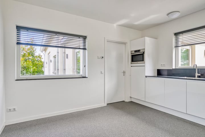 Foto 24 van van Heemstraweg 14-A