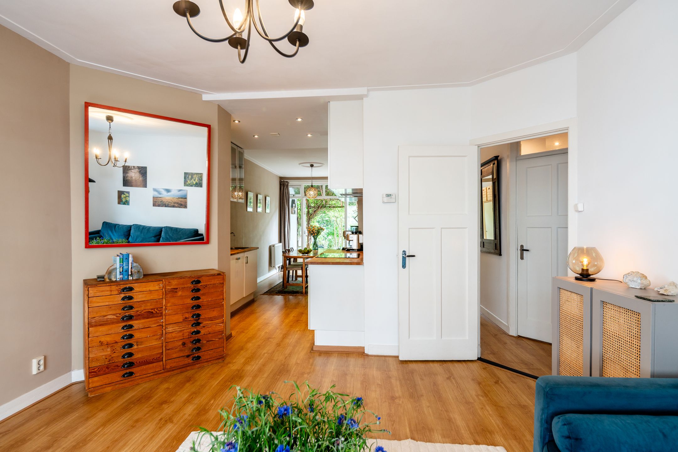 Photo 9 of Sassenheimstraat 57-H