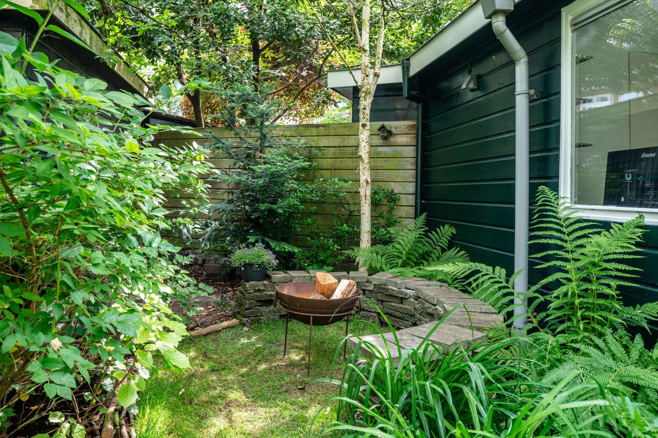 Photo 24 of Sassenheimstraat 57-H