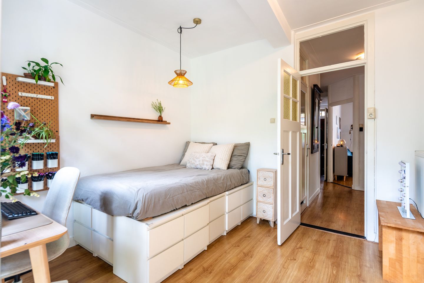 Photo 34 of Sassenheimstraat 57-H