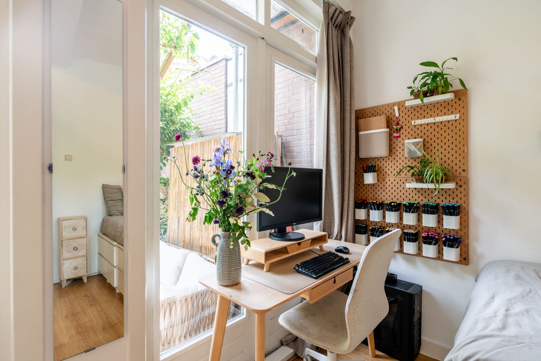 Photo 36 of Sassenheimstraat 57-H