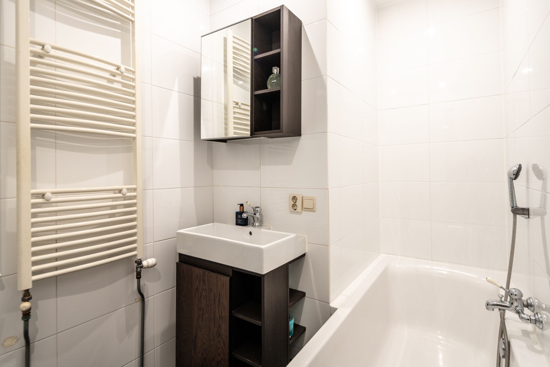 Photo 39 of Sassenheimstraat 57-H