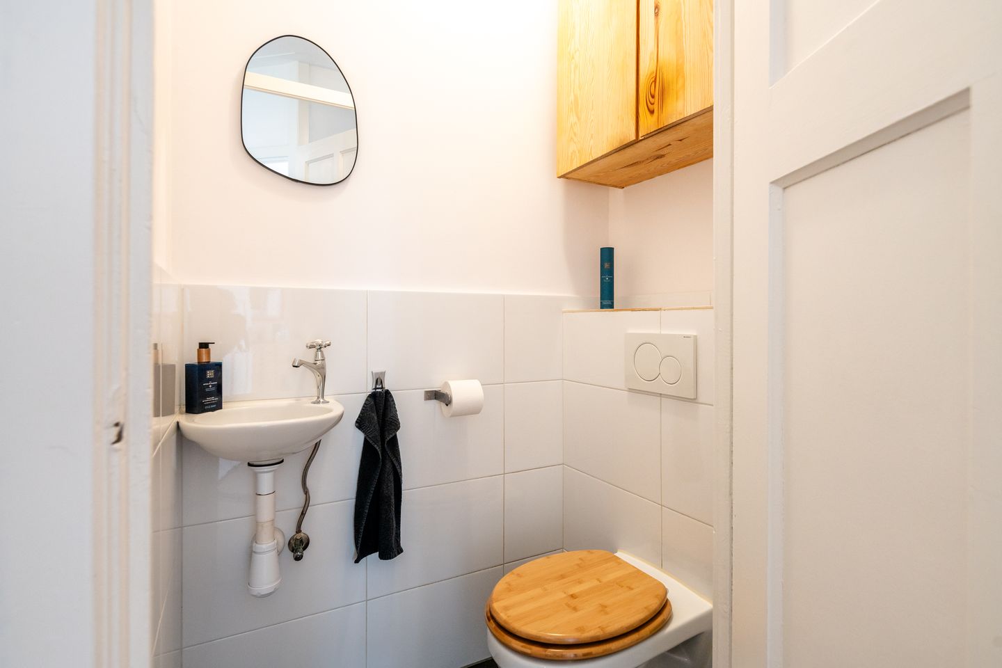 Photo 44 of Sassenheimstraat 57-H