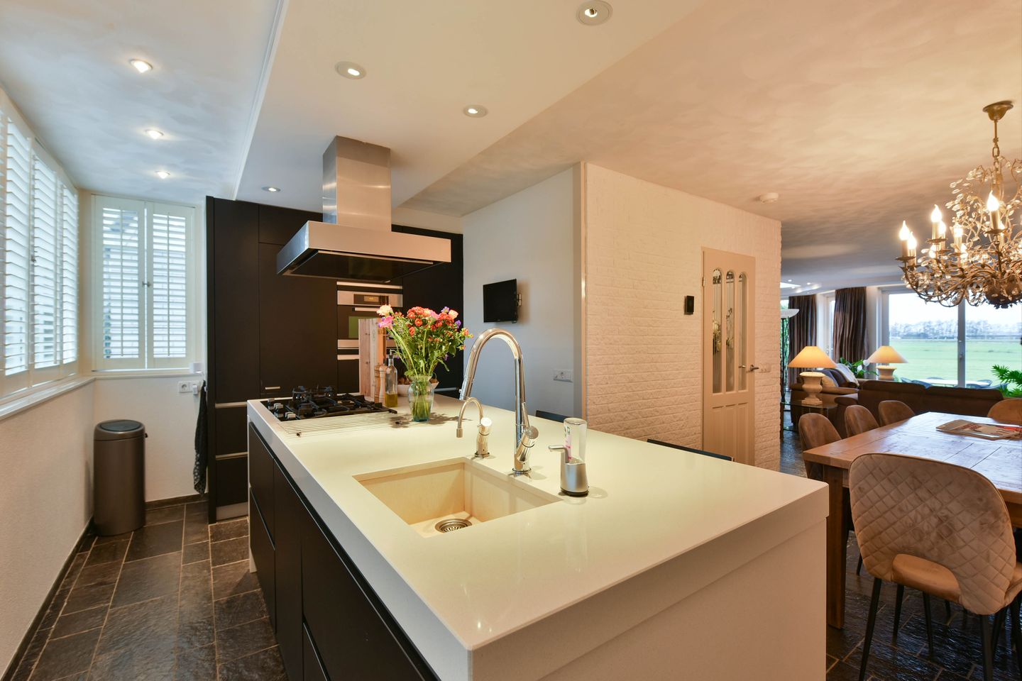 Foto 10 van Zirkoon 28