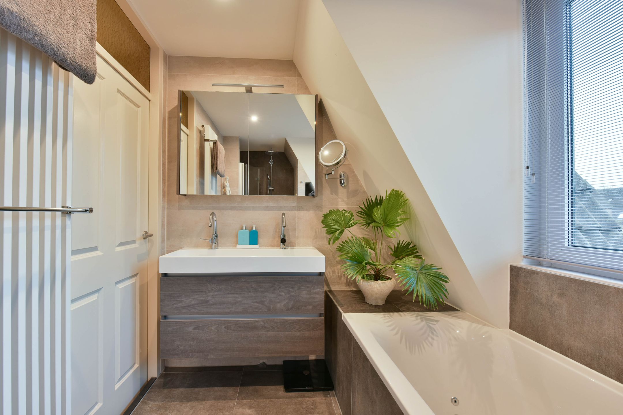 Foto 27 van Zirkoon 28