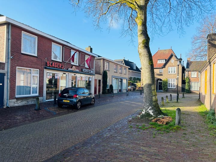 Julianastraat 2, Leende