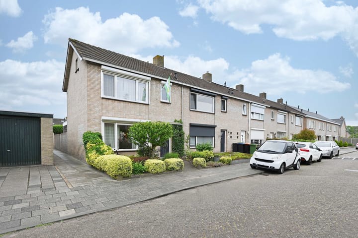 Foto 1 van Tjalkstraat 1