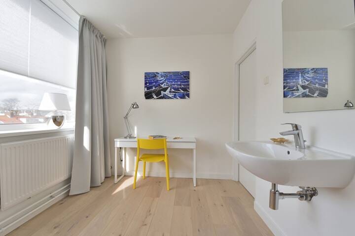 Photo 10 of Jorisstraat 30-A