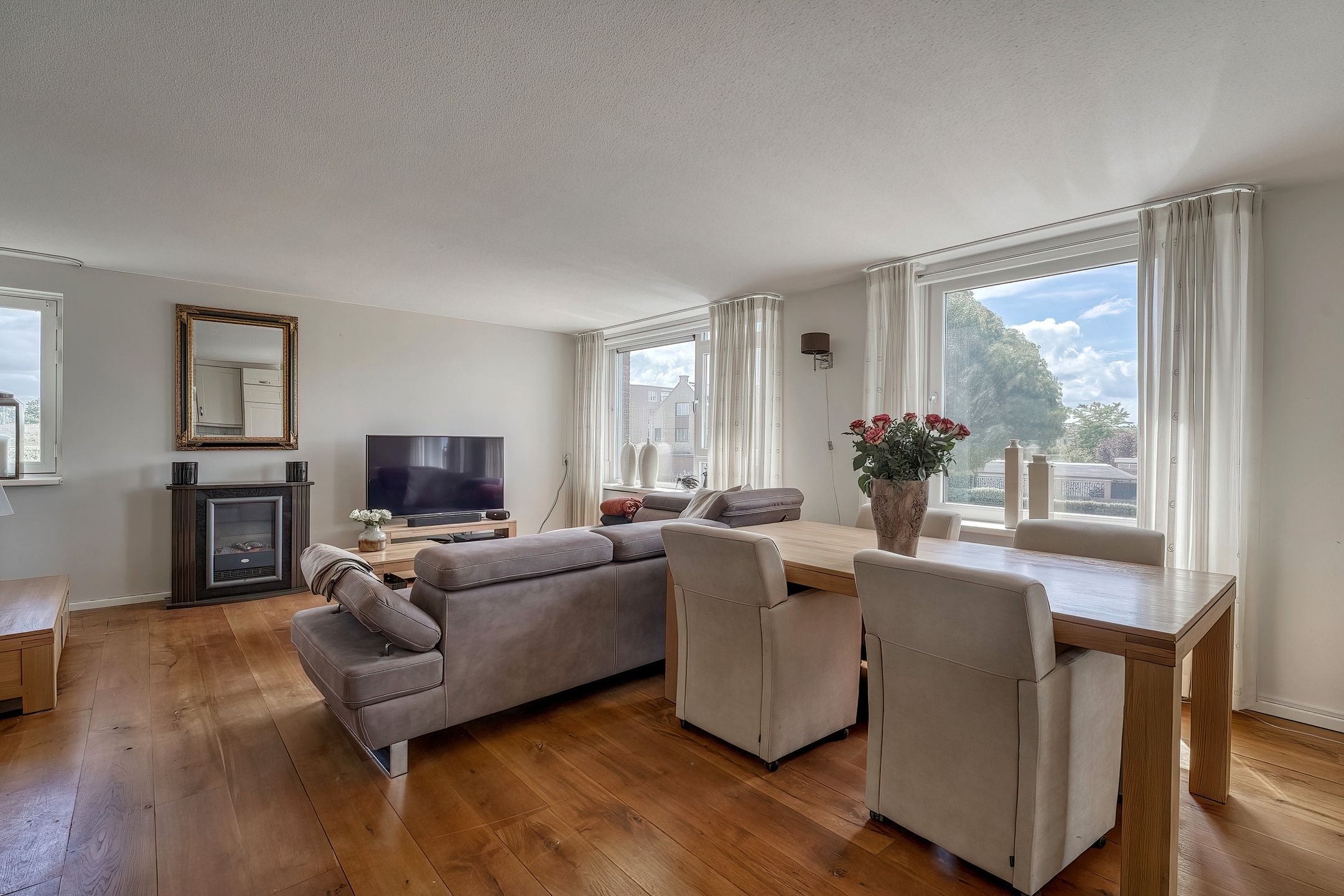 Foto 3 van Parnassia 253