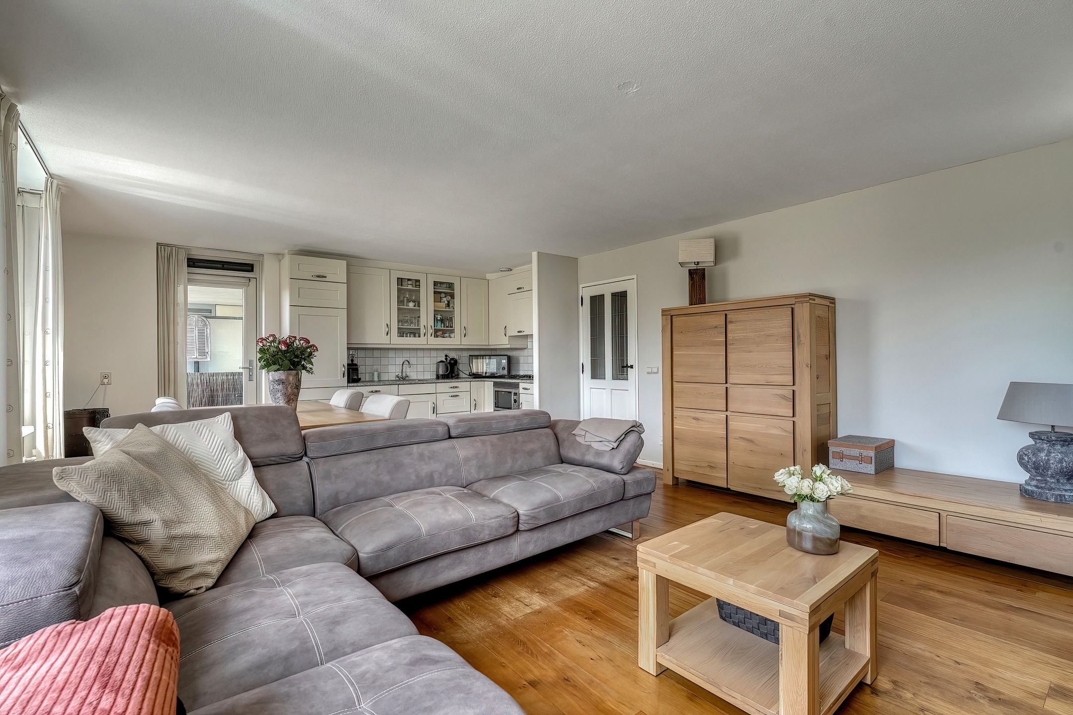 Foto 15 van Parnassia 253