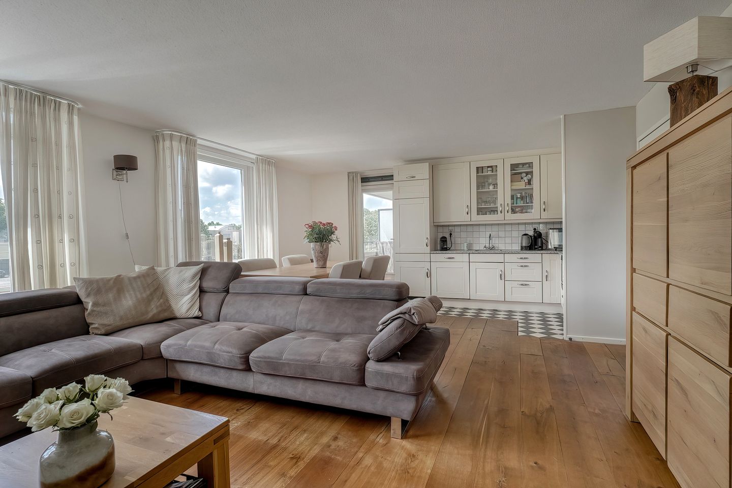 Foto 19 van Parnassia 253