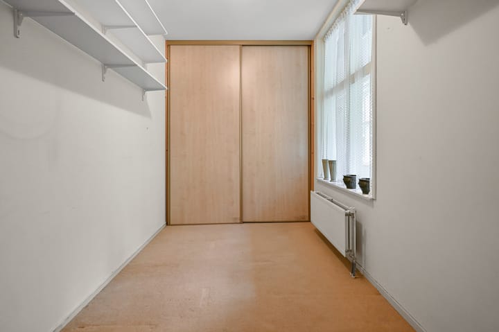 Foto 10 van Kennemerstraatweg 2-P