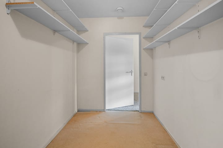 Foto 11 van Kennemerstraatweg 2-P