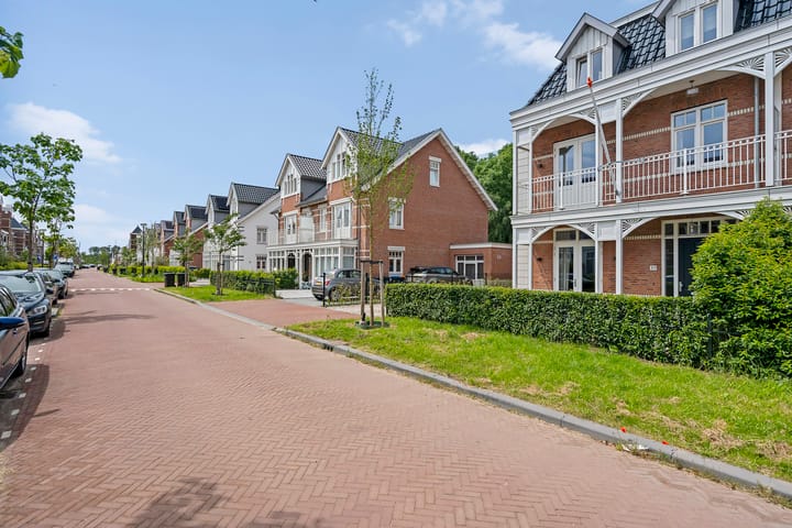 Photo 76 of Markgraaflaan 49