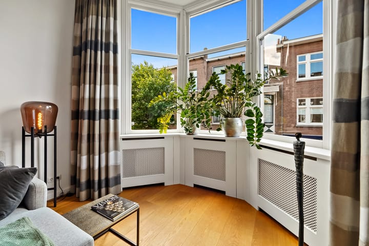 Photo 11 of Van Beverningkstraat 112