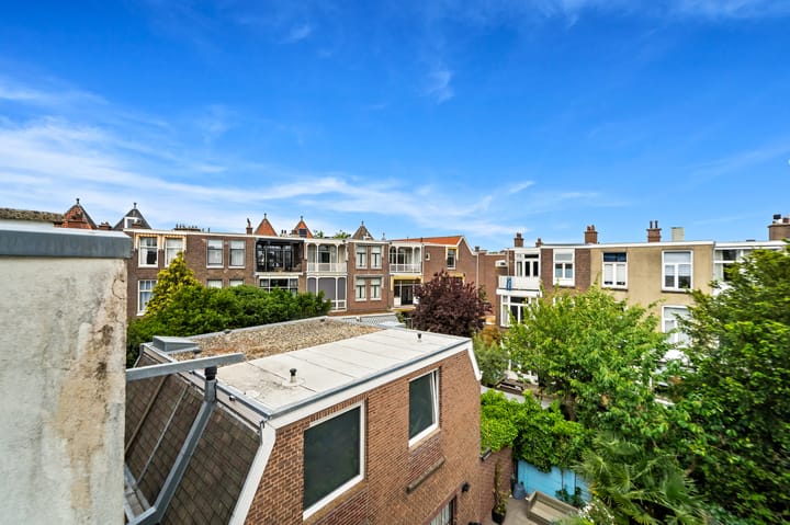 Photo 31 of Van Beverningkstraat 112