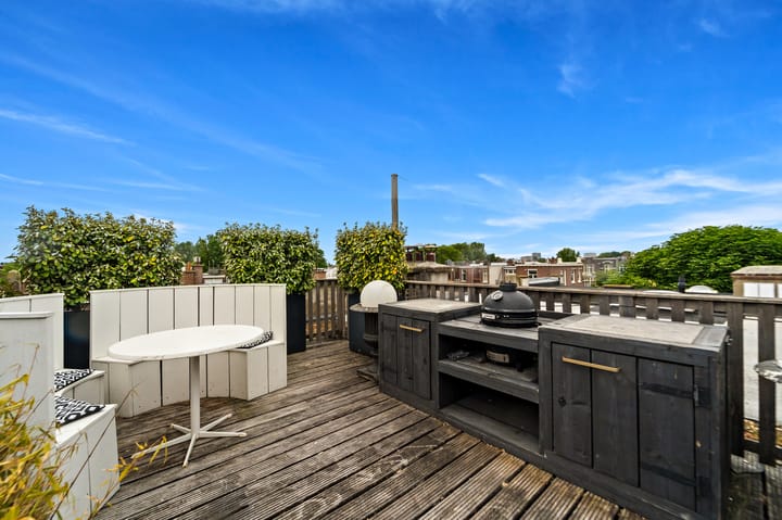 Photo 34 of Van Beverningkstraat 112