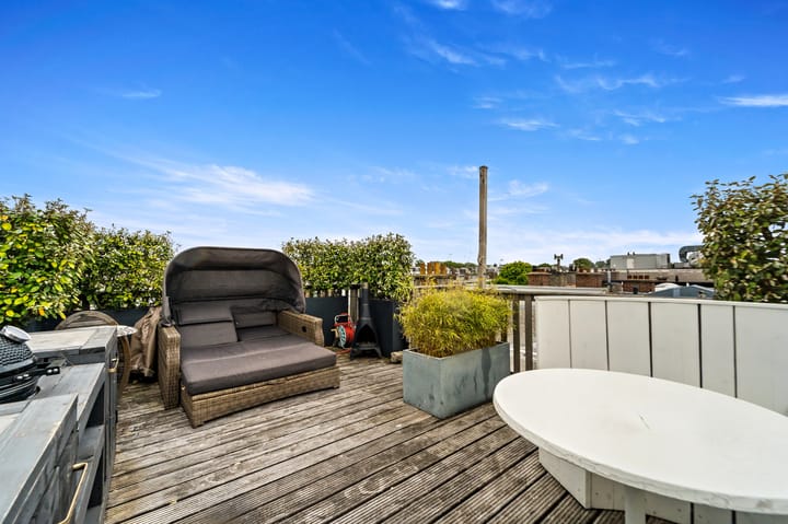 Photo 35 of Van Beverningkstraat 112