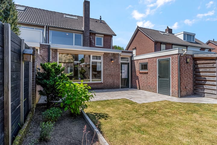 Foto 38 van Johan van Kleefstraat 9