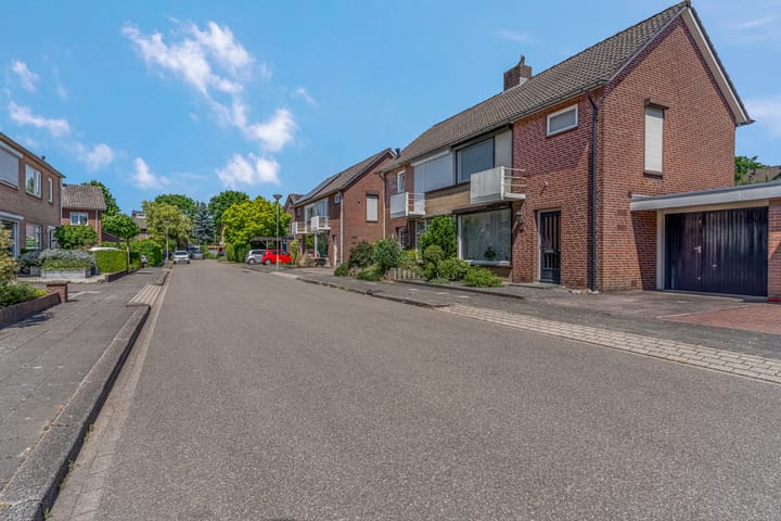 Foto 44 van Johan van Kleefstraat 9