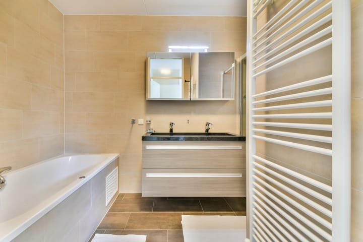 Photo 4 of Louise Henriëttestraat 2-X