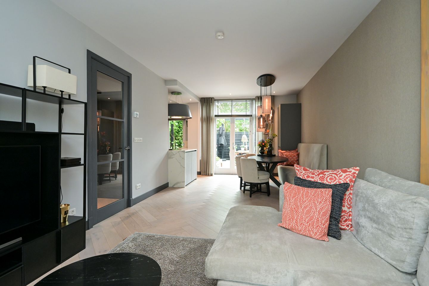 Photo 14 of Rozenboomlaan 53