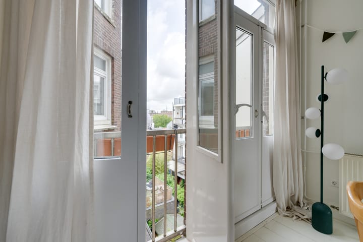 Foto 12 van Bellamydwarsstraat 12-3