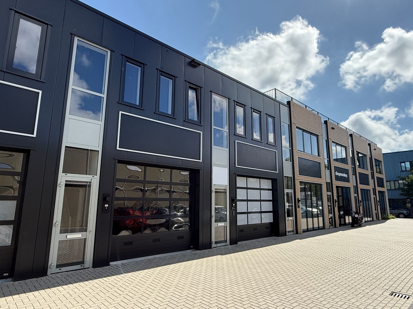 Bekijk foto 2 van Hulswitweg 59