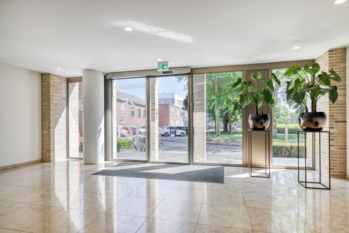 Foto 2 van Emmaplein 81