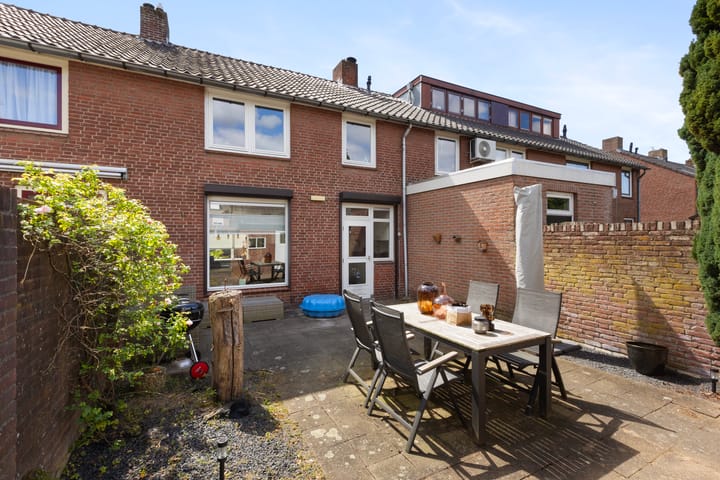 Foto 16 van Margrietstraat 15