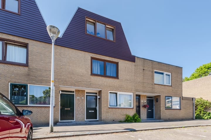 Foto 4 van Van den Berghlaan 479