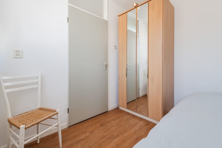 Foto 18 van Van den Berghlaan 479