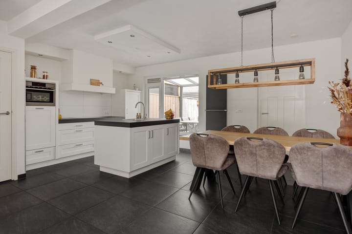 Foto 3 van Parallelweg 150