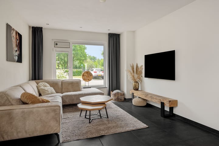 Foto 10 van Parallelweg 150