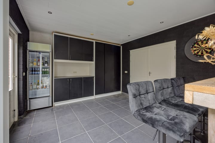 Foto 28 van Parallelweg 150