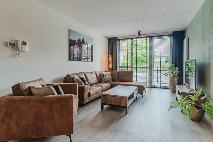 Photo 4 of Julianastraat 18-A