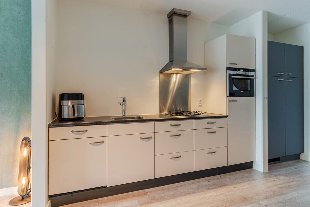 Photo 11 of Julianastraat 18-A