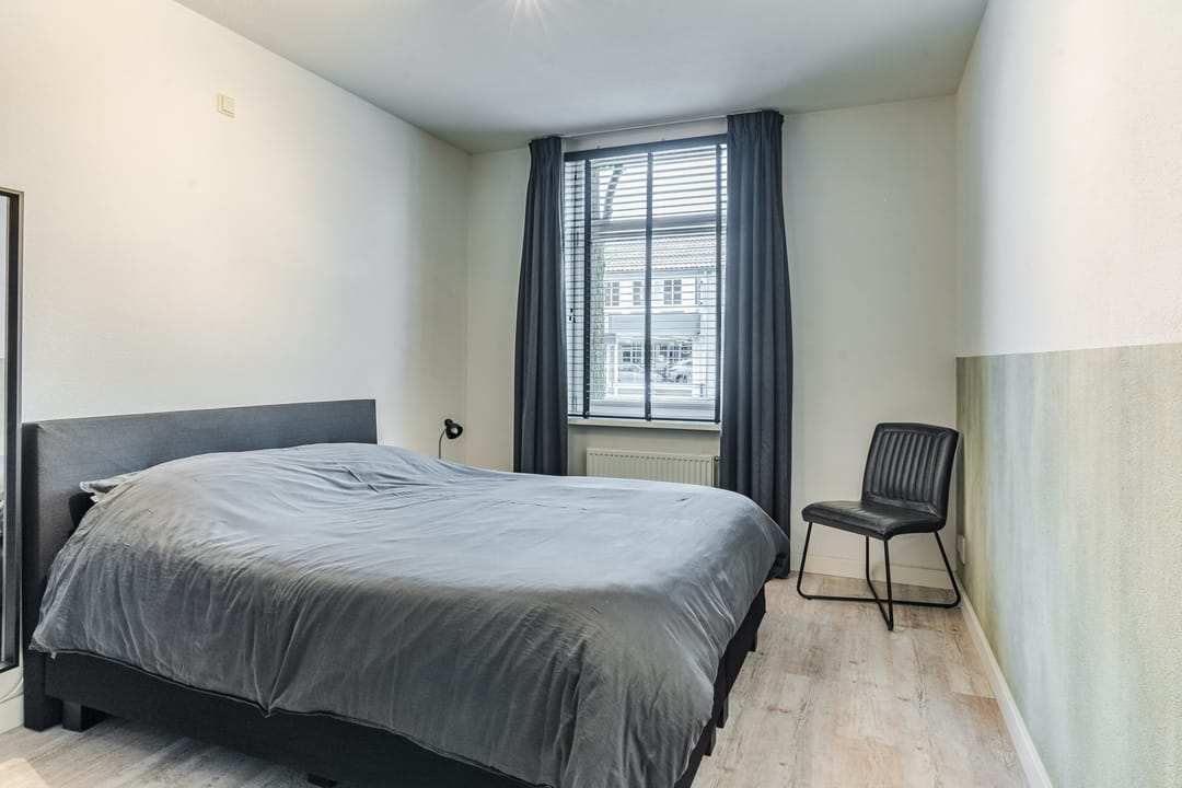 Photo 13 of Julianastraat 18-A