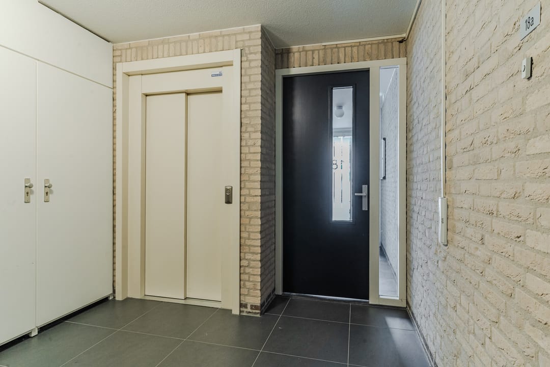 Photo 22 of Julianastraat 18-A