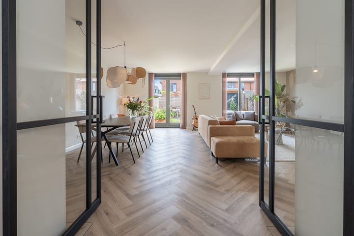 Photo 11 of J. van der Woerd-Mollstraat 9