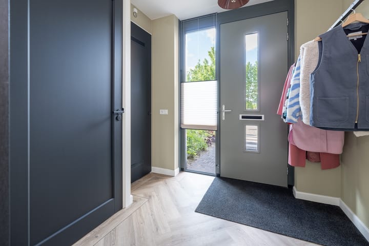 Photo 18 of J. van der Woerd-Mollstraat 9