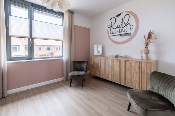 Photo 30 of J. van der Woerd-Mollstraat 9