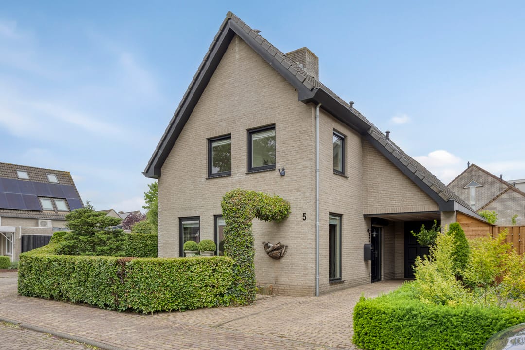 Huis te koop: Cruijsberg 5 5384 MV Heesch [Funda]