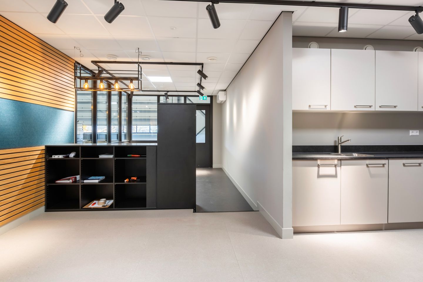Bekijk foto 3 van Noordbaan 755