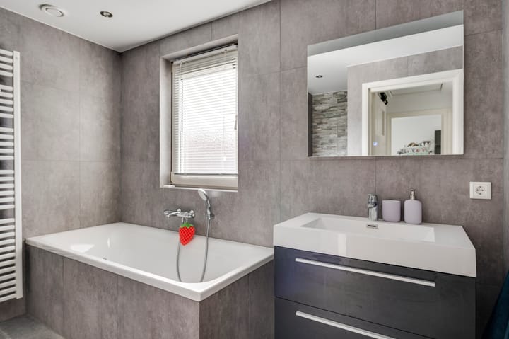 Photo 4 of Kapelaniestraat 47