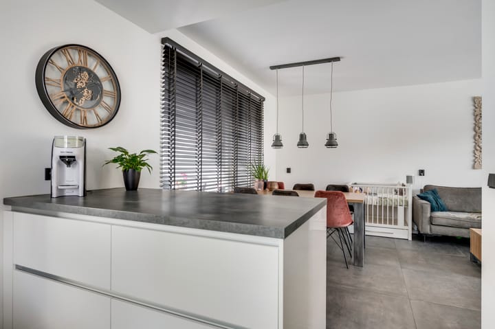 Photo 11 of Kapelaniestraat 47