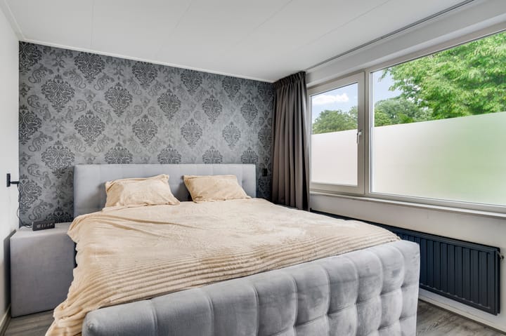 Photo 19 of Kapelaniestraat 47