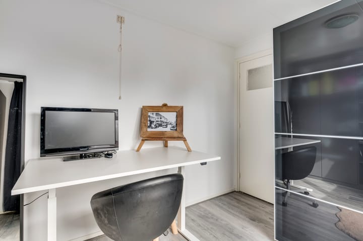 Photo 22 of Kapelaniestraat 47