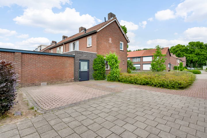 Photo 30 of Kapelaniestraat 47